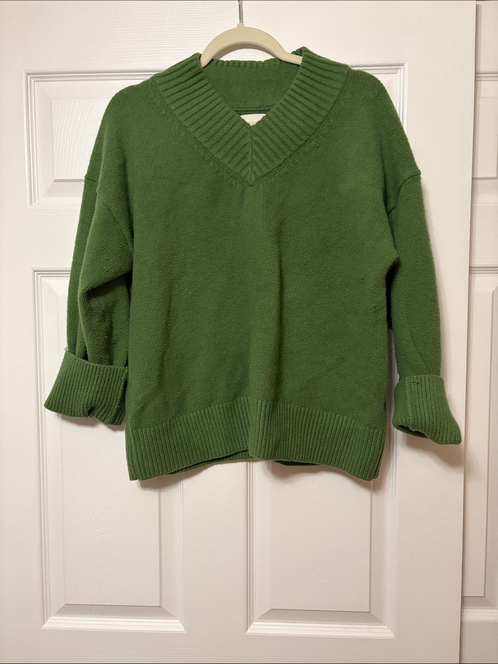 Abercrombie v Neck Green Women's Sweater